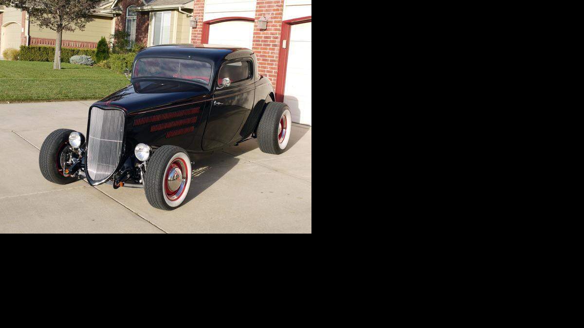 
Rex and Denise Sageser teamed up to create their chopped ’33 Ford 3-window coupe. They started with steel wheels, ’40 Ford hubcaps, trim rings and wide whitewalls and built the glass-bodied car from the ground up.
