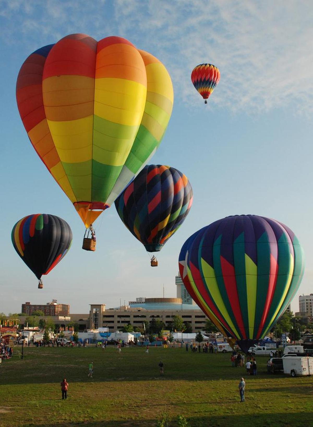 Hot-air balloons at Riverfest near Waterwalk (May 2014)
