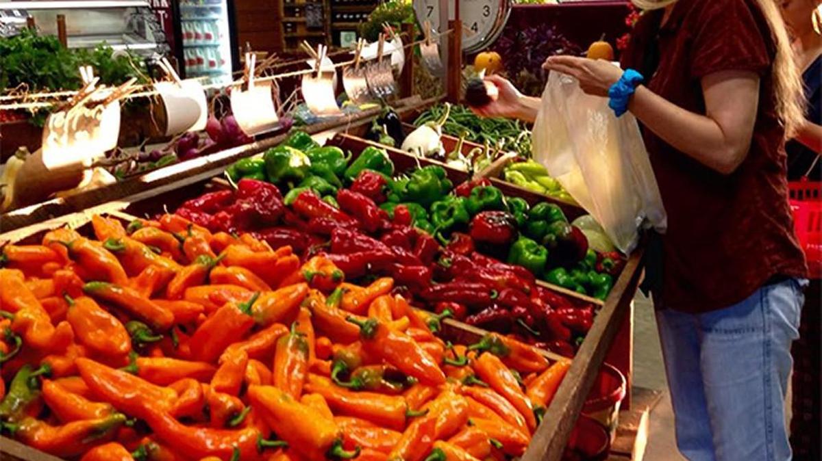 TripAdvisor’s top-rated restaurant in Branson is Dobyns Dining Room, on the campus of College of the Ozarks. The menu includes many ingredients grown on campus.