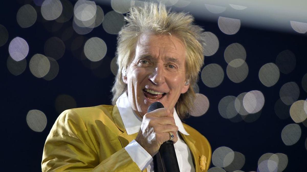 This Nov. 28, 2015, file photo shows Rod Stewart performing in the Esprit Arena in Duesseldorf, western Germany. Many rock bands that were huge in 1977 will comprise a big part of the summer concert market 40 years later. Stewart is among those launching major tours this spring and summer.