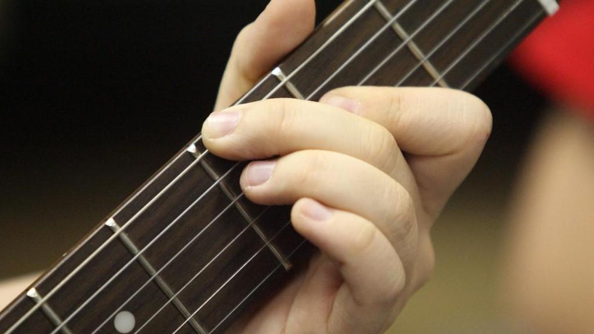 Damm Music Center will host its free guitar-stringing event on Saturday as part of its annual food drive