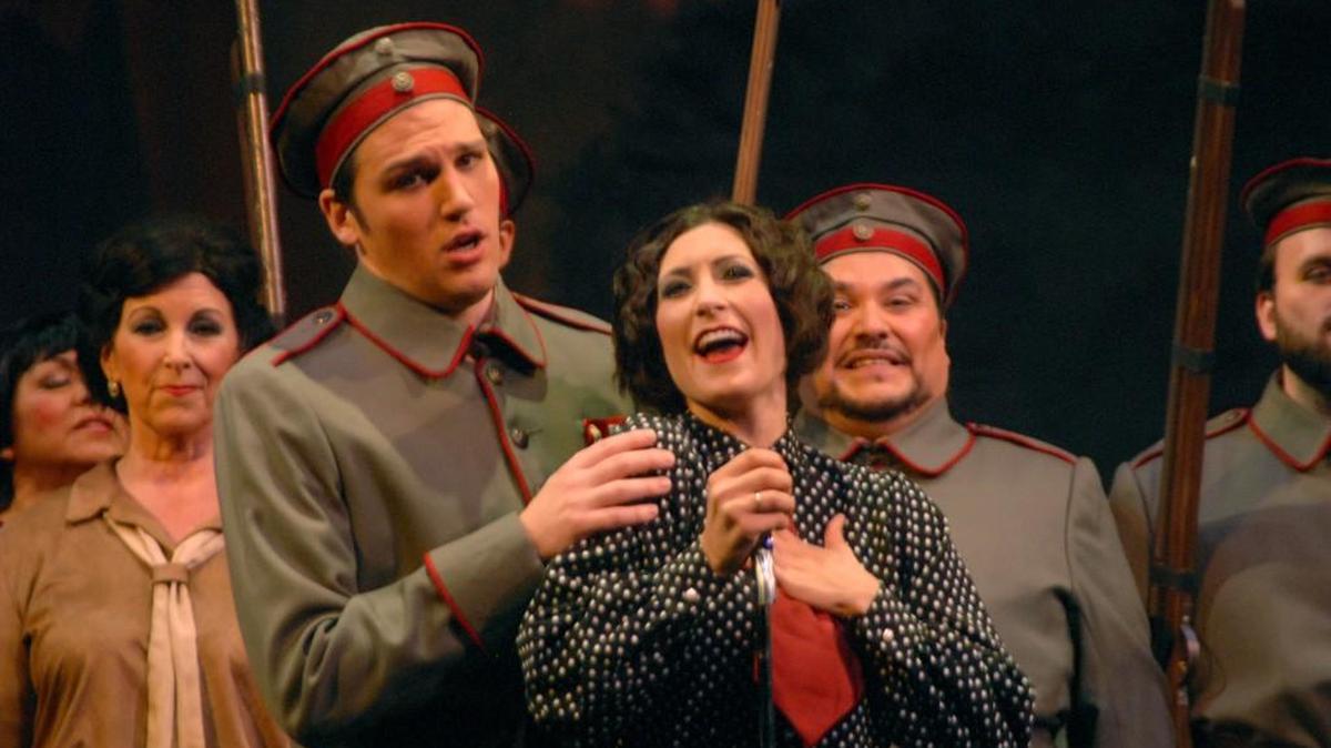 
Cullen Gandy as Fritz and Kaitlyn Costello as the Grand Duchess in Wichita Grand Opera’s production of “The Grand Duchess.”
