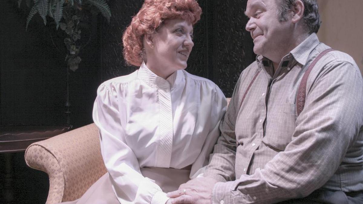 Tim and Karen Robu play a married couple in Roxy's musical "I Do! I Do!"