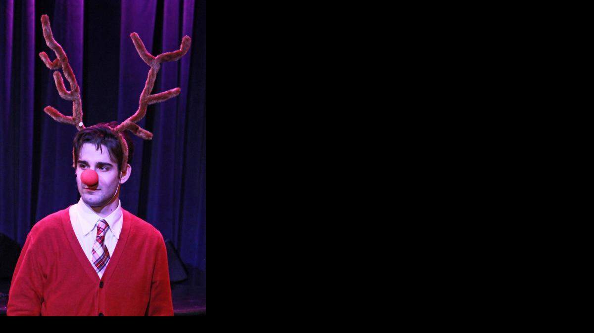 
Joe Boover stars in “Plaid Tidings” at the new Roxy’s Downtown.
