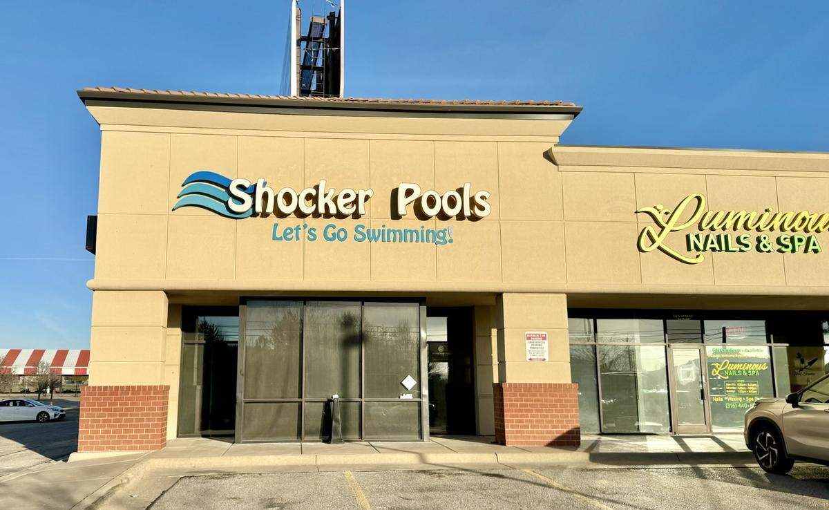 Pinnacle Pizza Company is taking over the space previously occupied by Shocker Pools and Livingston’s Diner before that.