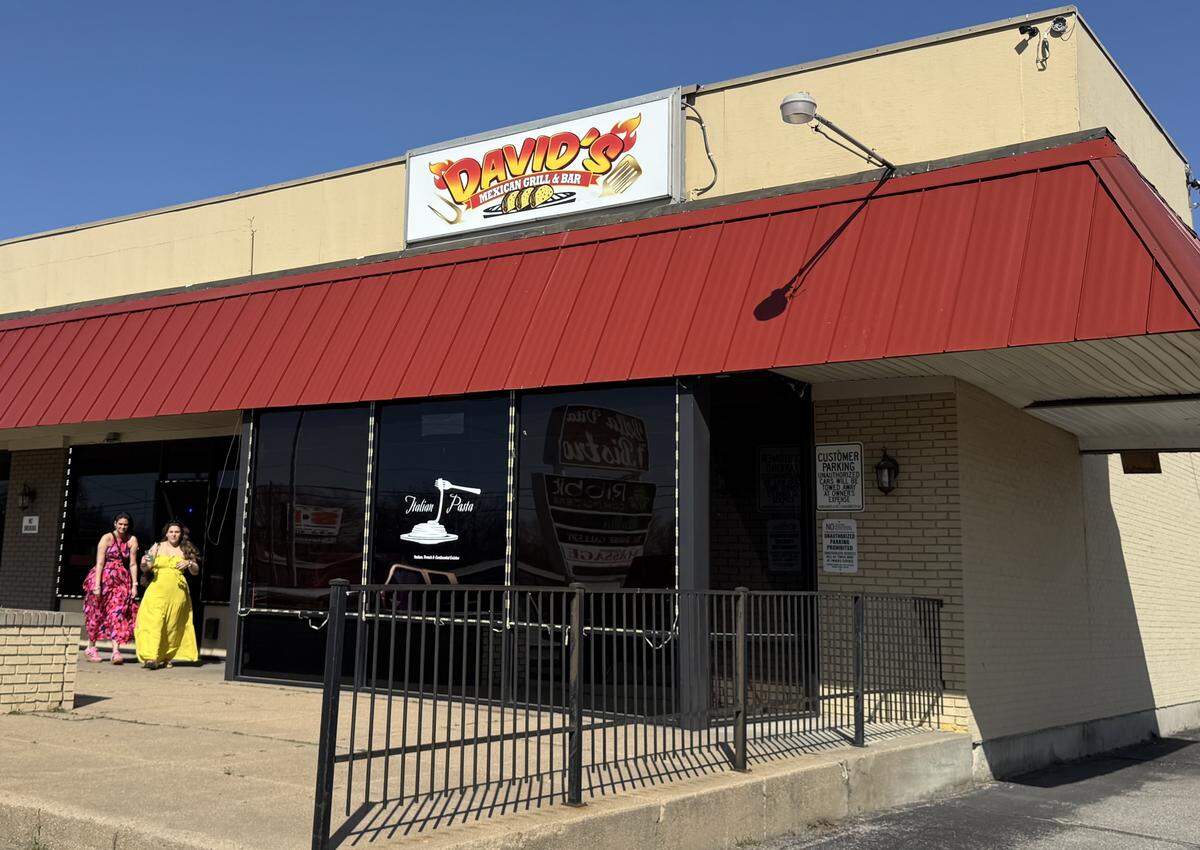 David’s Mexican Grill & Bar, a new venture by the owners of David’s Express, is now open in the old Bella Vita space on West Street.