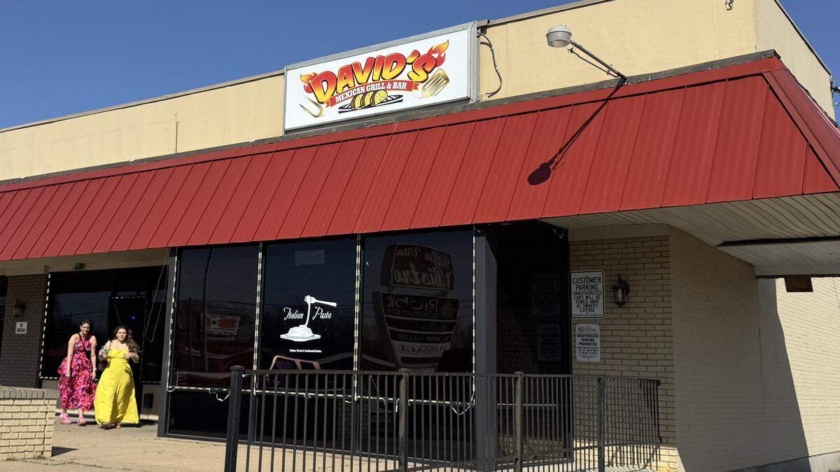 David’s Mexican Grill & Bar, a new venture by the owners of David’s Express, will open within the next two weeks in the old Bella Vita space on West Street.