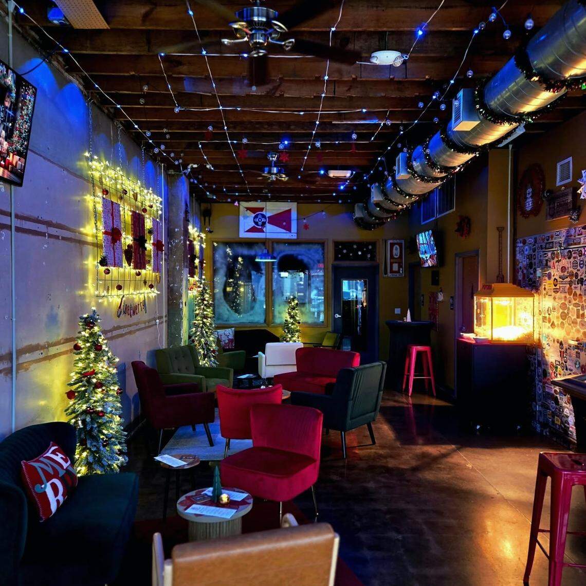 Hopping Gnome’s original tap room on Douglas has been transformed into a pop-up bar for the 2025 holiday season.