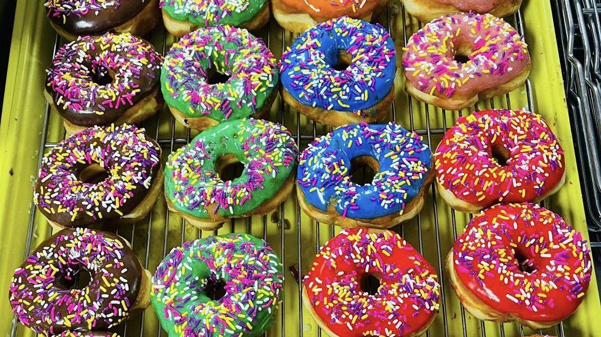 The Benjamin Hills neighborhood’s new SK Donuts opened this morning at 1920 W. 21st St.