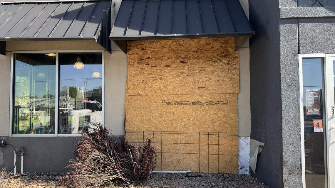 As restaurants continue to abandon North Broadway, this chain has other plans.