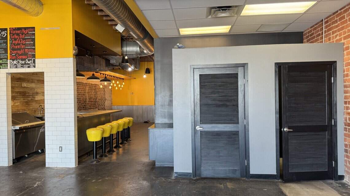 This vacant space used to house a restaurant. Broker says it easily could again.