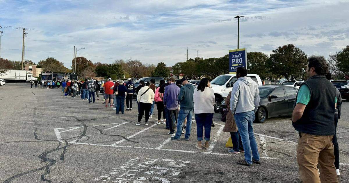 Cousins Maine Lobster food truck made its first visit to Wichita in November 2024. People lined up for hours in the parking lot of the Lowe’s at Maple and Ridge.