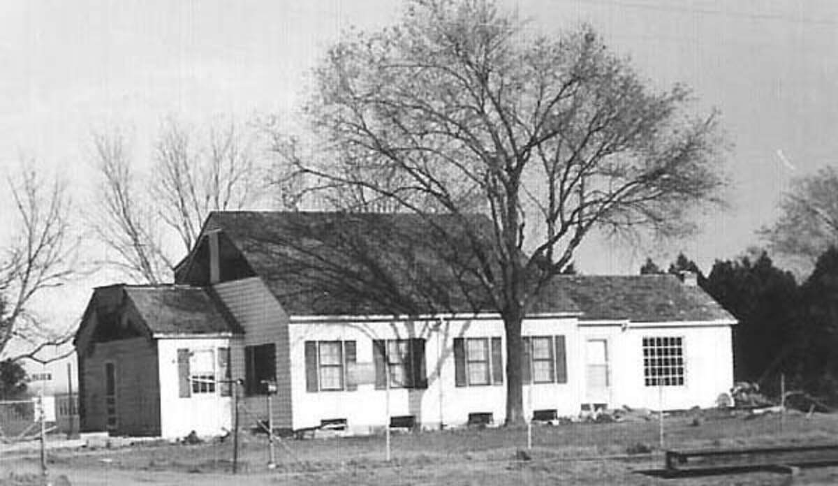 The first Spear’s Restaurant operated out of a converted house at 1960 S. Oliver.