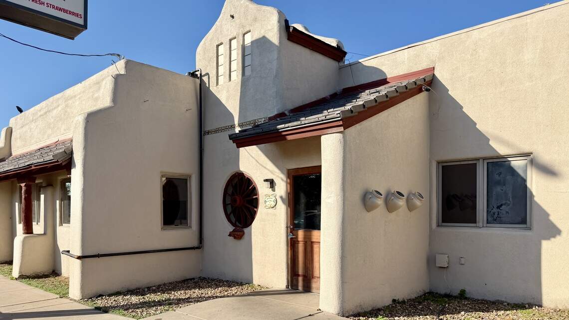 New Wichita restaurant serves Mexican-style burgers, hot dogs, tacos and crepes