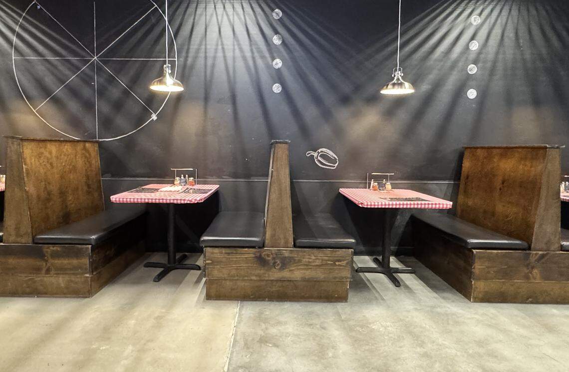 The Pinnacle Pizza Company will serve the type of pizza that owners Kim and Larry Partlow enjoyed while they were living in Arkansas.