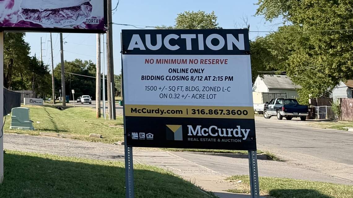 After auction sign appears, fans of Wichita hole-in-the-wall fear for its future