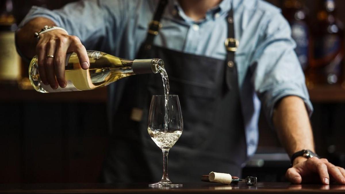 Many local bars will be closed on Thanksgiving Day, but here are a few that will be open.