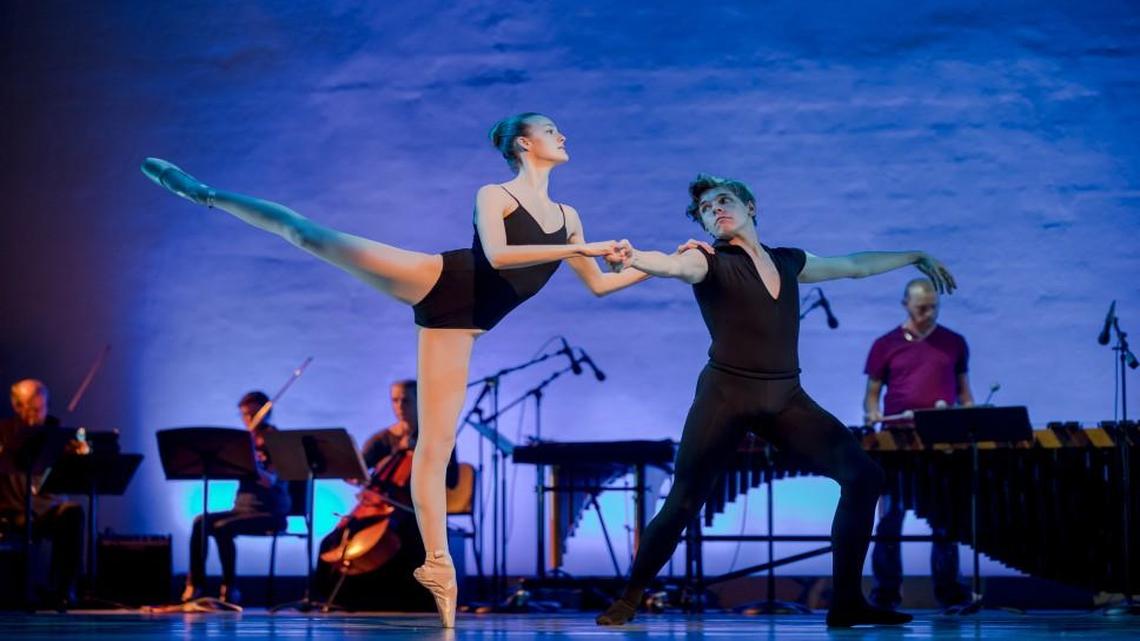 Friends ballet dancers Madeleine Roe and Marak Gann perform at a dress rehearsal for “21st Century Projects.”