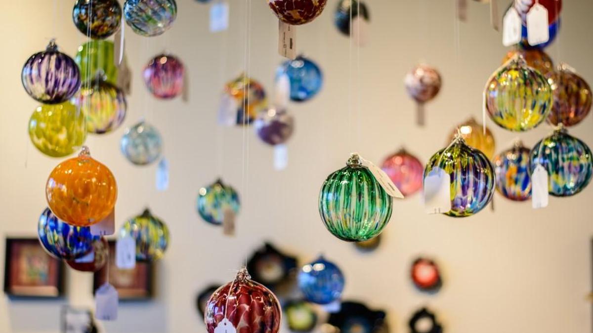 Locally made gifts can be found at art galleries.