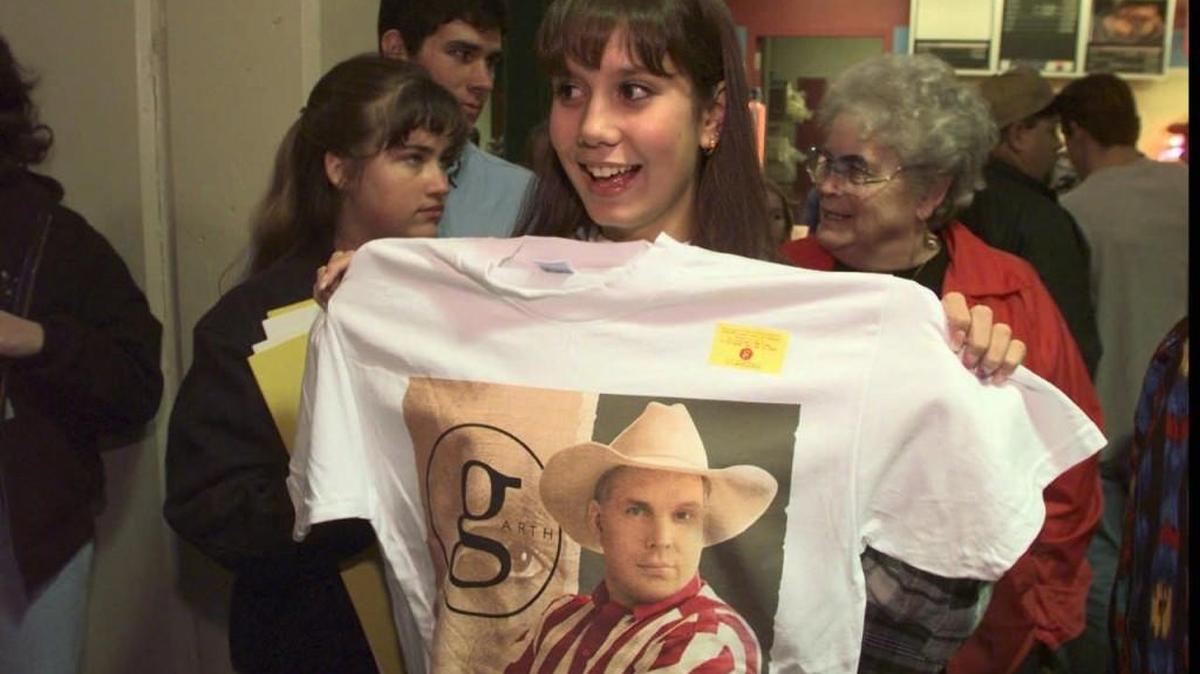 Kimi Ratanamorn of Wichita bought a Garth Brooks T-shirt back in 1997, when the singer performed five consecutive nights of concerts at the Kansas Coliseum.
