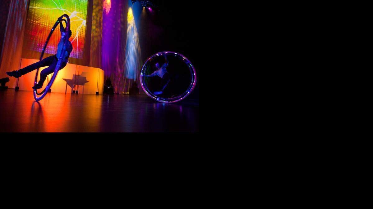
Human and artificial intelligence merge in “Circus Electronica: Singularity.”
