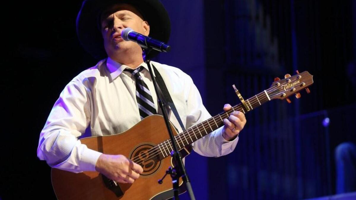 Garth BGarth Brooks performs at The Country Music Hall of Fame 2015 Medallion Ceremony at Country Music Hall of Fame and Museum on Sunday, Oct. 25, 2015 in Nashville, Tenn. rooks performs at The Country Music Hall of Fame 2015 Medallion Ceremony at Country Music Hall of Fame and Museum on Sunday, Oct. 25, 2015 in Nashville, Tenn. (Photo by Laura Roberts/Invision/AP)