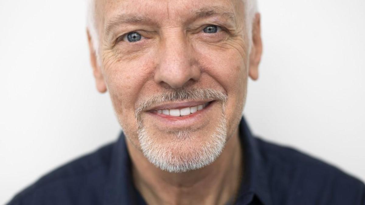 In February, Peter Frampton released “Acoustic Classics,” a CD of stripped-down versions of his best-known songs.