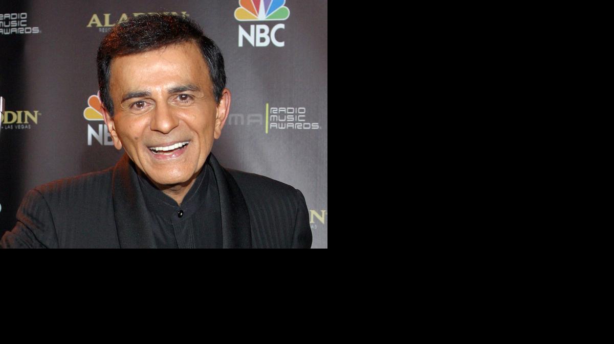 
Casey Kasem poses for photographers after receiving the Radio Icon award during The 2003 Radio Music Awards at the Aladdin Resort and Casino in Las Vegas. 

