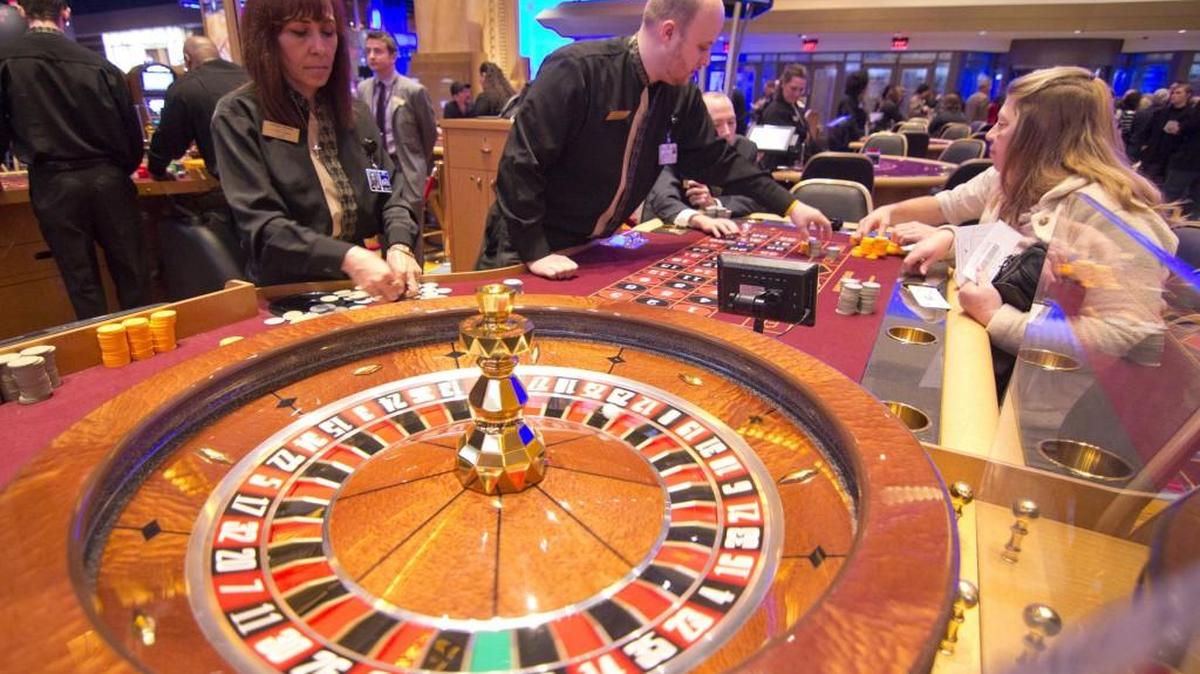 The largest casino in Kansas is Hollywood Casino at Kansas Speedway in Kansas City, with 100,000 square feet of gaming including 2,000 slot machines, 40 table games and 12 poker tables.