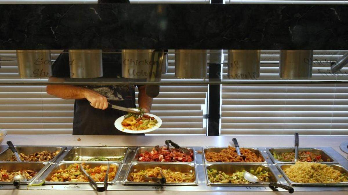 Does anyone but me dream of one more pass at Kwan Court’s buffet?