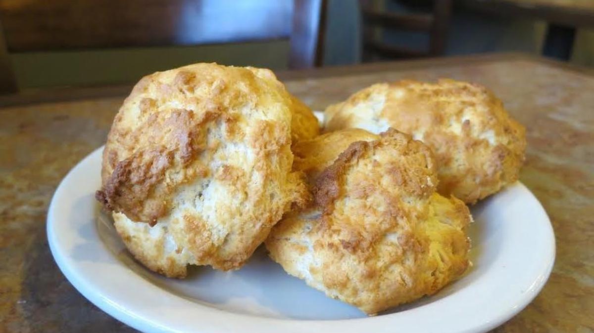 Le Monde’s crumbly buttermilk biscuits are among readers’ favorite pre-meal breads.