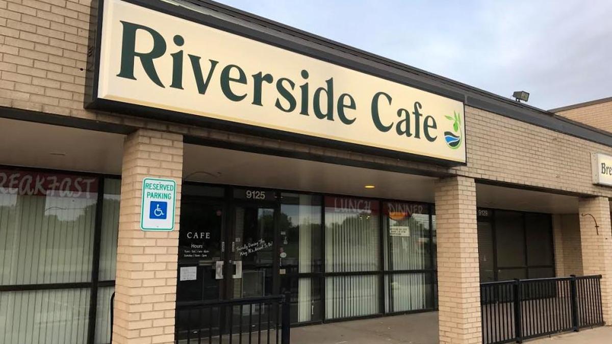 Paul Cohlmia will open his fourth Riverside Cafe near Central and Tyler on Monday.
