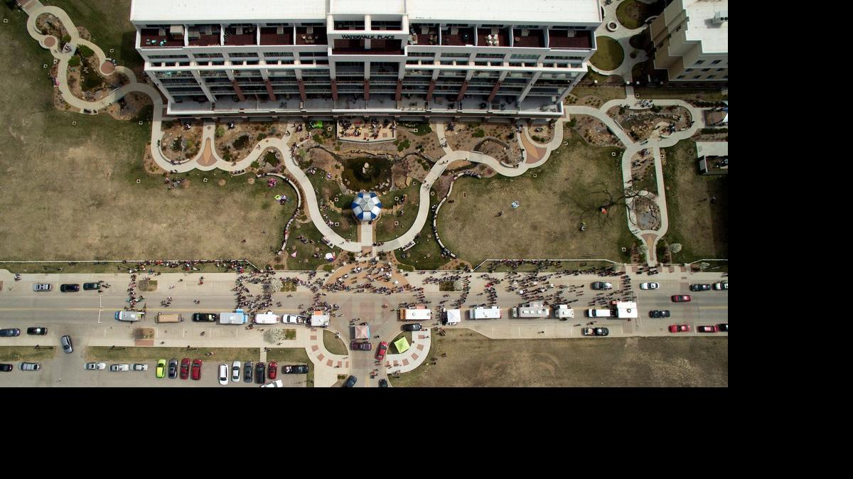 
Looks like some food trucker brought a drone to the last meet up. Cool shot.
