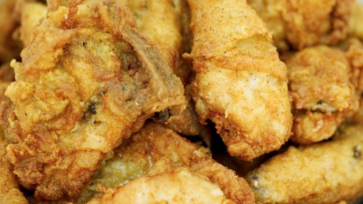 Doo-Dah Diner will test its idea for Sunday-evening dinners with a fried chicken fundraiser on Sunday.