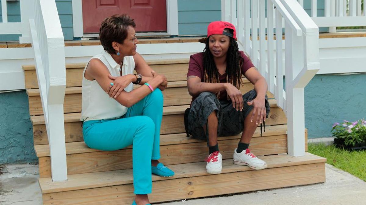
Robin Roberts goes back to New Orleans for “Katrina: 10 Years After the Storm With Robin Roberts” on Sunday. She interviews Syrena Johnson, who was rescued from the rooftop of her house.
