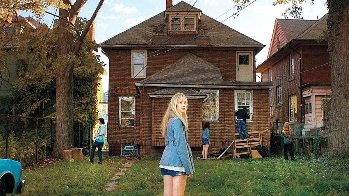 “It Follows” is a tense horror tale about an unknown identity that stalks a young woman.