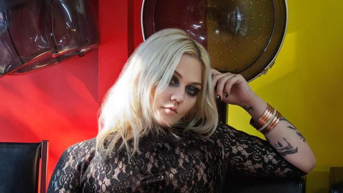 Elle King will now perform on June 10 at Riverfest.