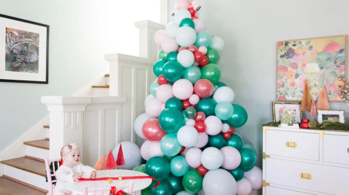 Kansas businesswoman tests Christmas tree concept with young daughter
