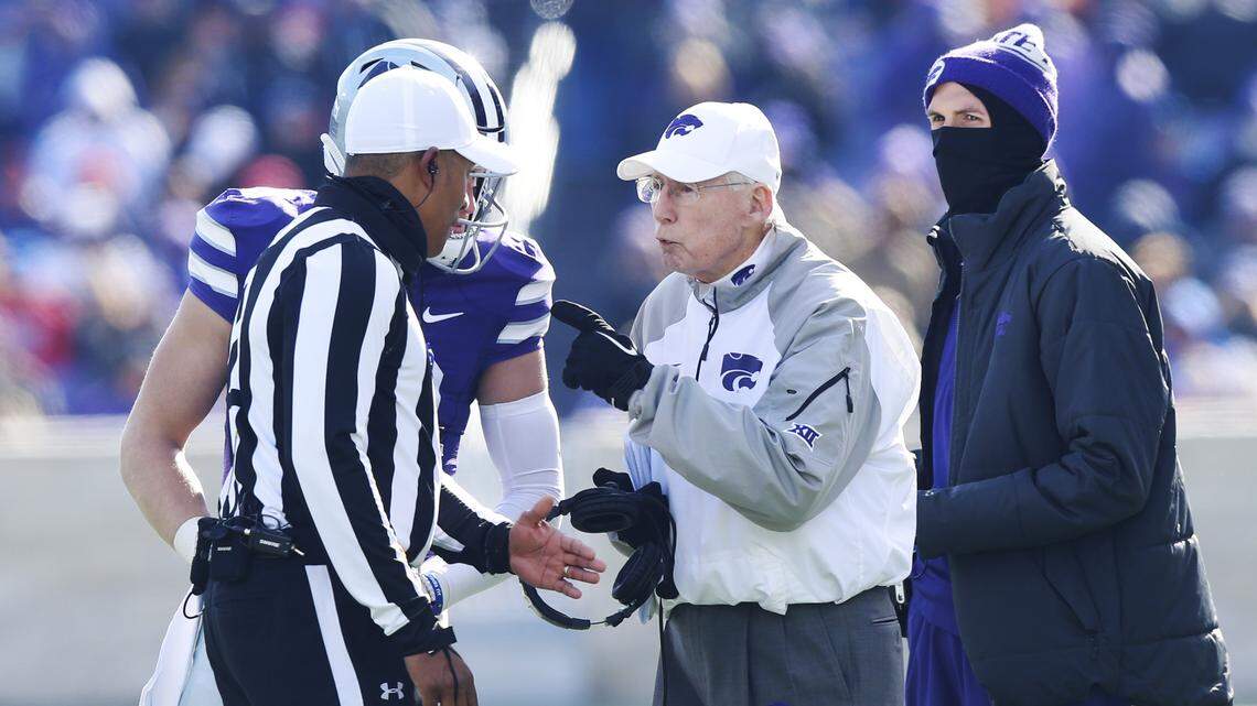 K-State head coach Bill Snyder argues a call last in the game Saturday in Manhattan, as K-State defeated \x 21-17.(November 10, 2018)