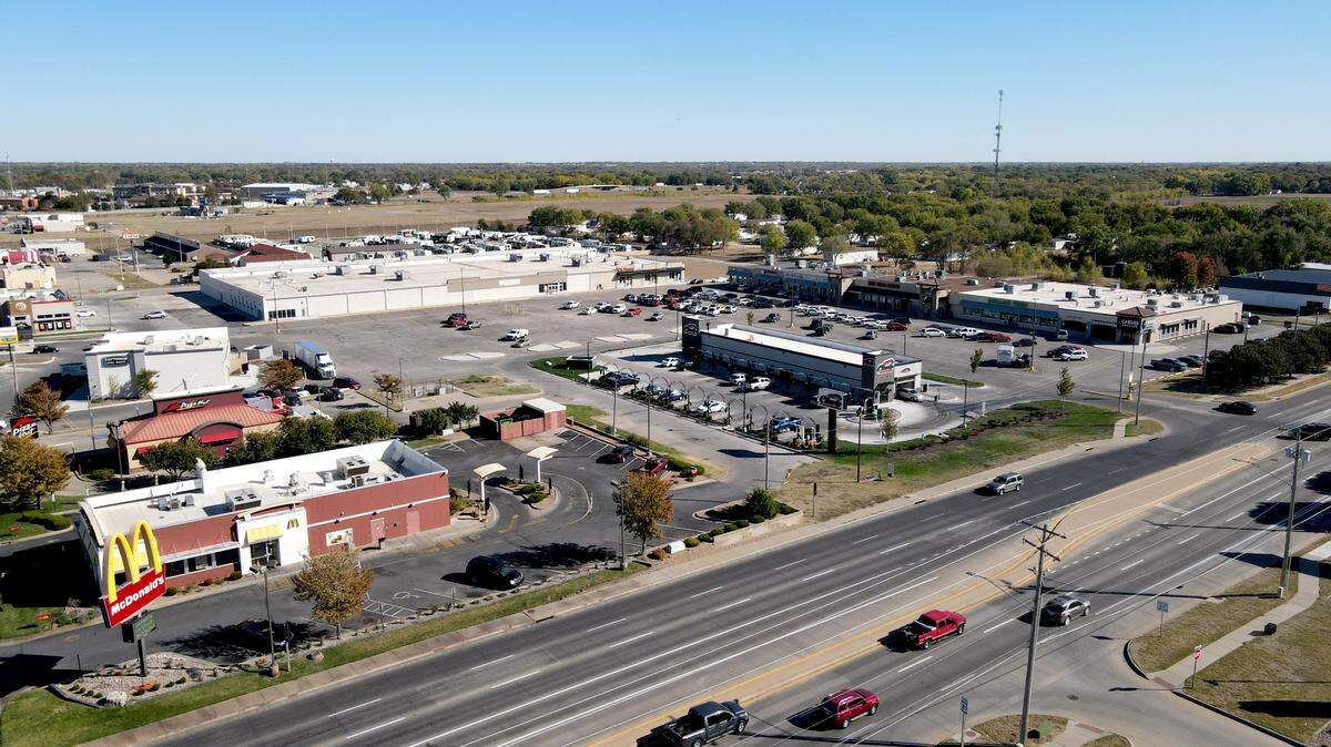 Black Friday Deals is a bin store chain that’s coming to Wichita before the actual Black Friday this year. The store is taking part of the former Kmart space at Saddlecreek Crossing at 47th South and Broadway.