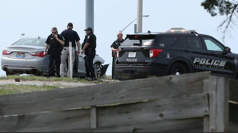 Woman dies after car crash in south Wichita on Easter Sunday | Wichita ...