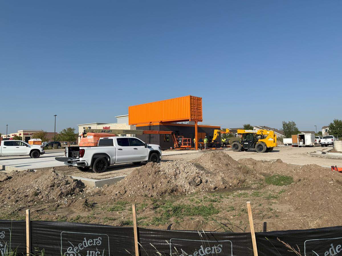 The newest Smalls Sliders has landed in west Wichita at 3500 N. Maize Road. The local franchisee projects the city’s second Smalls drive-through burger restaurant to open in October. (Sept. 11, 2025)