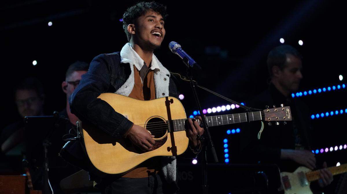 Arthur Gunn is making national news over his explanation for dropping out of Sunday’s “American Idol” finale.