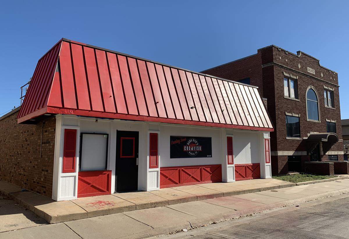 Mama Nith’s Crawfish has reopened in downtown Wichita.