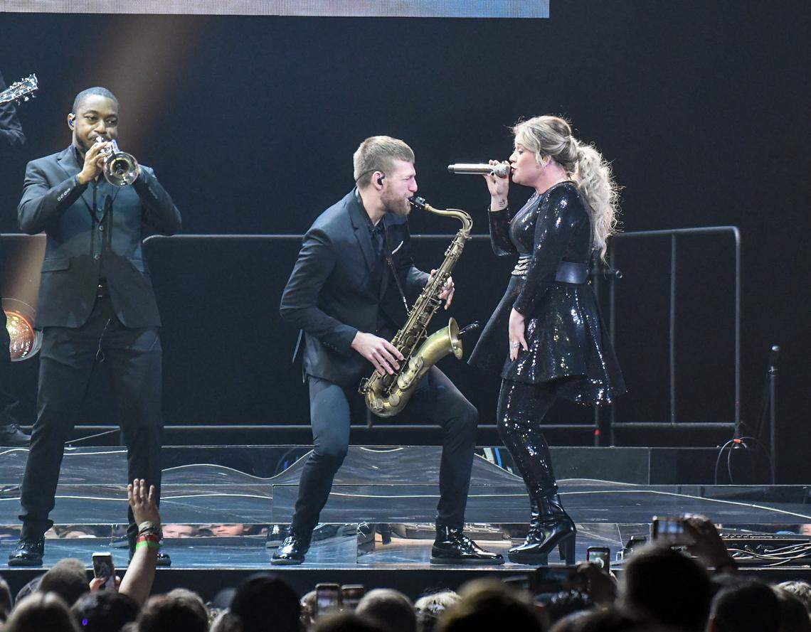 Kelly Clarkson performed at Intrust Bank Arena on Saturday.