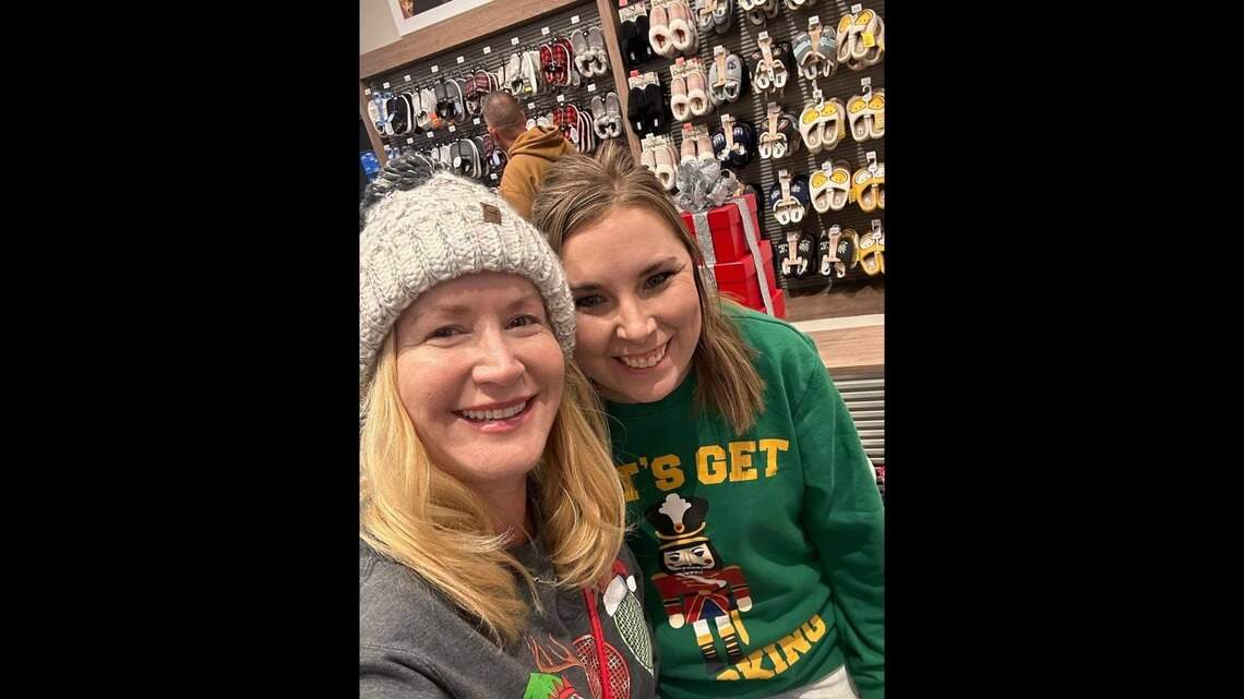 Superfan meets actress from popular show ‘The Office’ at Wichita sporting goods store
