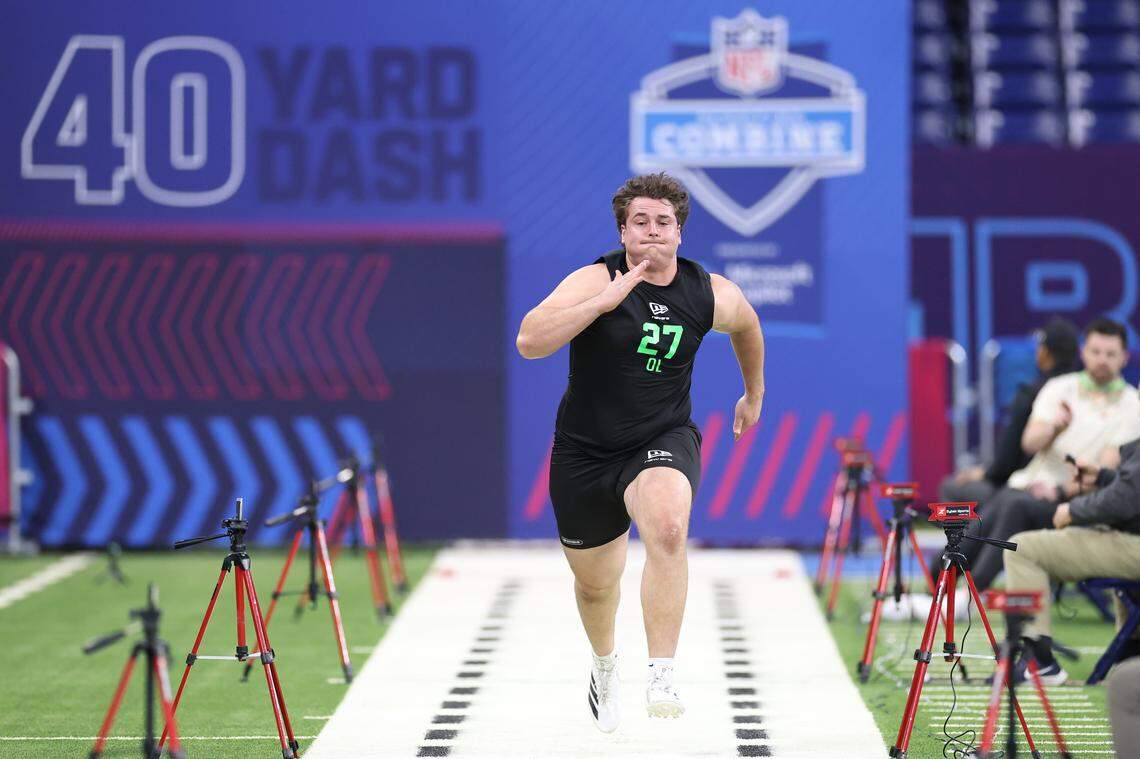 Sam Hecht of the Kansas State Wildcats participates in the 40-yard dash during the 2026 NFL Scouting Combine at Lucas Oil Stadium on March 01, 2026 in Indianapolis, Indiana.