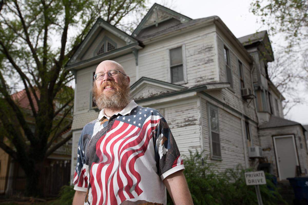 A February 2019 fire derailed Don “Rhino” Lobmeyer’s plans to turn his two-story white Victorian house on north Broadway into apartments for homeless veterans. Now, he hopes a support system of veterans and volunteers will rally behind him in an effort to save the house from the bulldozers.