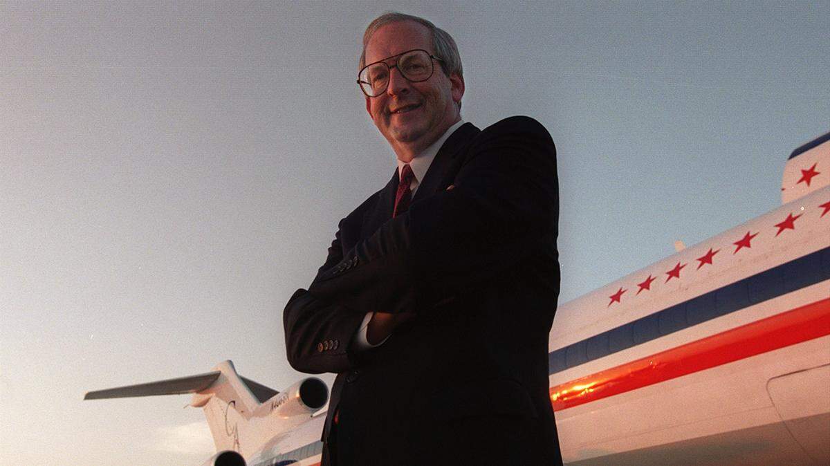 Bailis Bell, shown in a file photo from 1999, the year some members of the Wichita Airport Advisory Board tried to oust him. Mr. Bell prevailed, and the board lost much of its power. On Feb. 4, Mr. Bell died following a five-year battle with a rare form of dementia.