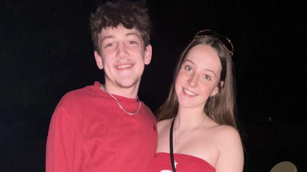Jordan Webber, left, and Taylor Smith, both 19, are opening a new shop at 21st and Amidon that combines boba tea and vintage clothes and sneakers. It will bew called Tea N’ Tea.